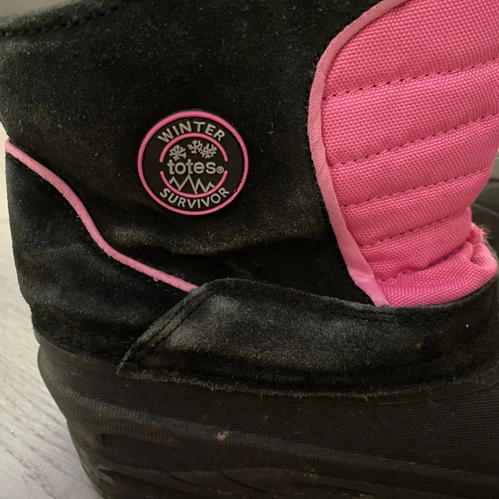 Totes Winter‎ Survivor Snow Boots Kids Size 2 Black Pink Quilted Insulated
